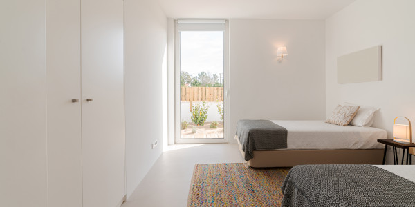 Comprar / Vender Casas Unifamiliares y Chalets en Ascó · con Mobiliario y Carpintería a Medida