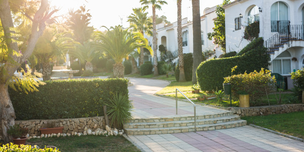 Compraventa de Inmuebles en Godall · Villas