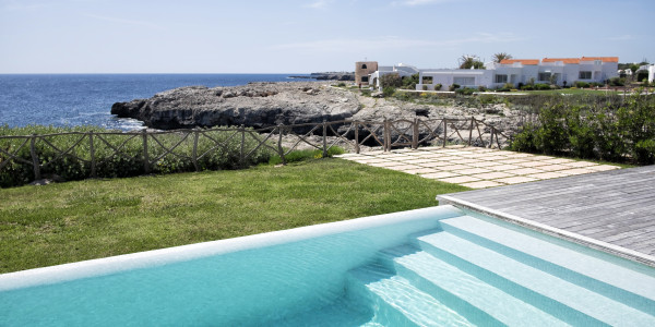 Compraventa de Inmuebles en Godall · Casas de Playa