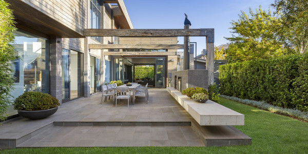 Compraventa de Inmuebles en Godall · Chalets